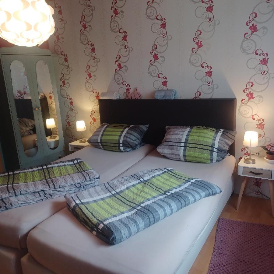 Zimmer Und Apartment Rosi Krakow am See Exterior photo